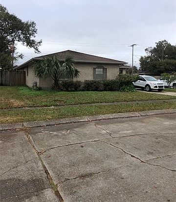 1st image of 300 Cottonwood Dr