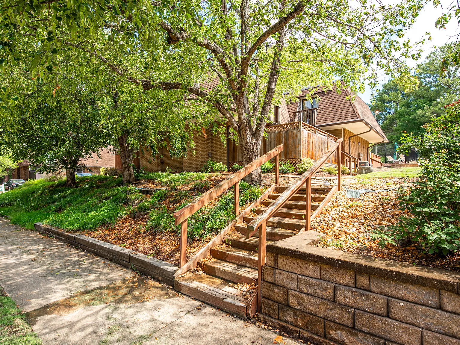 2 bed, 1225 sqft, $1,650 — Photo 3