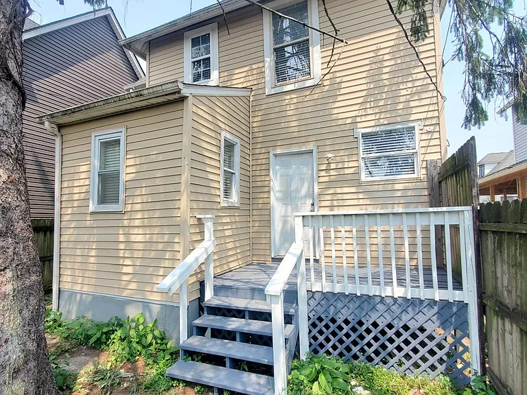 33 S Cypress Ave — Photo 18