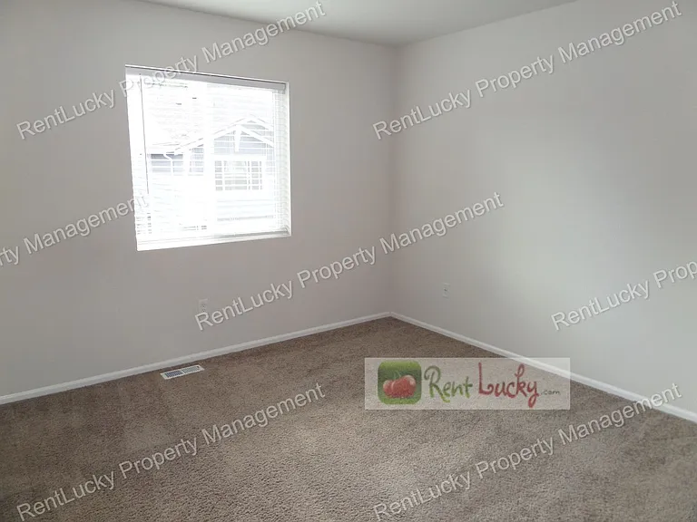 2816 Laurel Loop — Photo 18