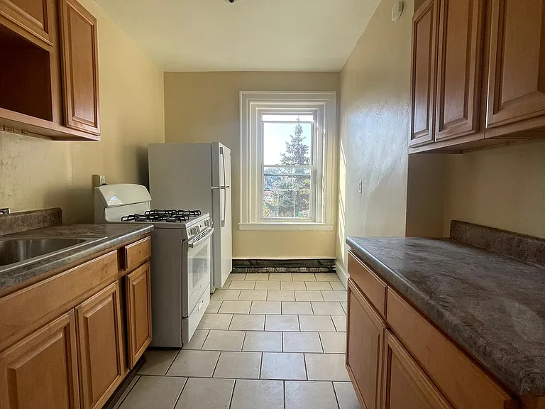 703 Howard Ave #42 — Photo 4