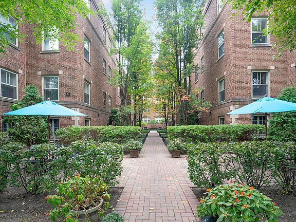 2nd image of 227 N Oak Park Ave APT 3W