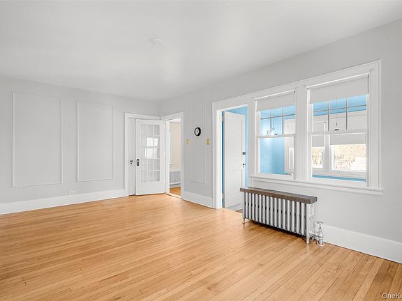 3rd image of 42 Crestview Street