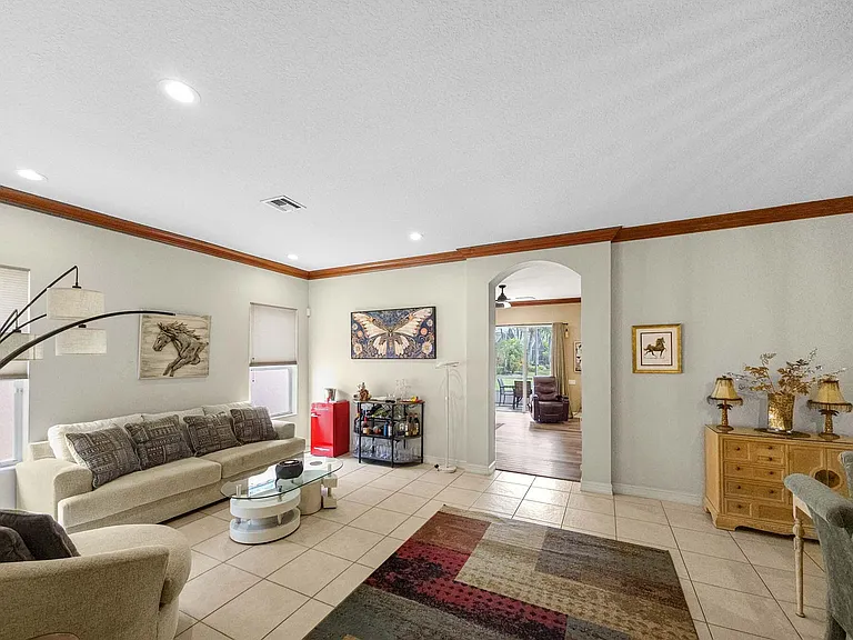 5058 Glenville Dr — Photo 6