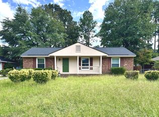 461 Morningside Dr, Fayetteville, NC 28311