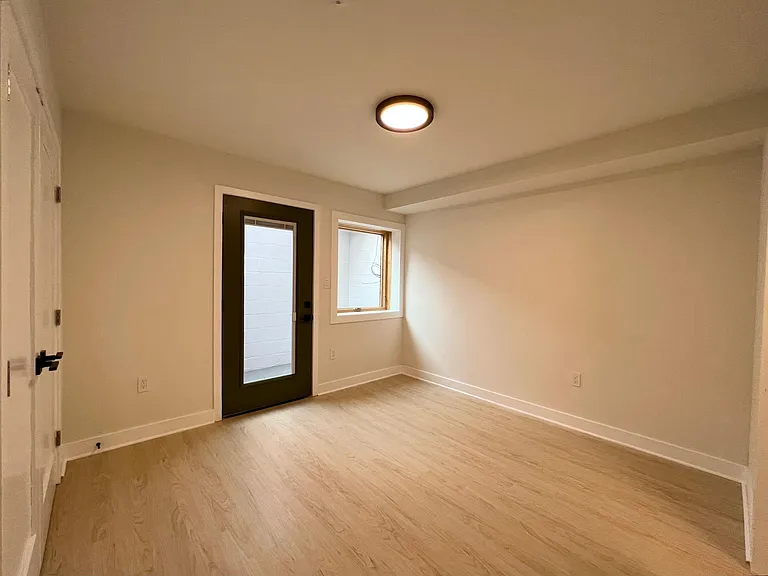 620 Orleans Pl NE #B — Photo 13