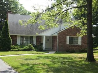 4520 E Oakridge Dr, Toledo, OH 43623