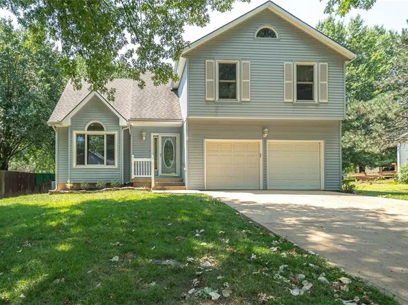 10823 W 76th St, Shawnee, KS 66214