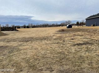 2517 Pebble Beach Rd, East Grand Forks, MN 56721