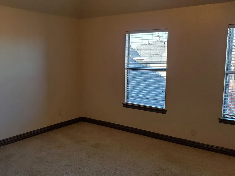 1621 Colonial Dr — Photo 42