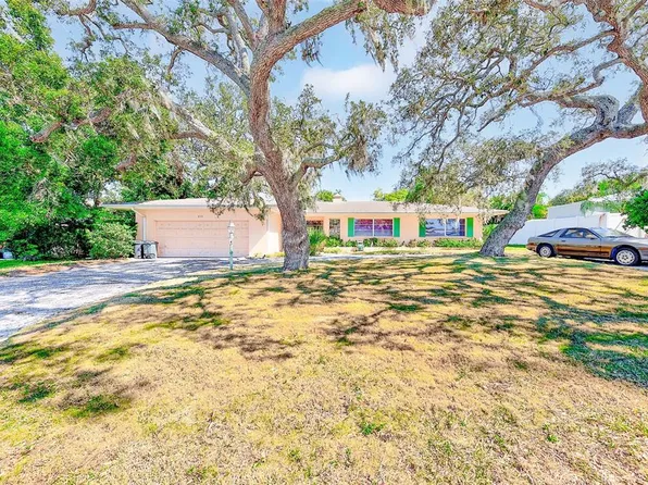 315 Orangewood Ln, Largo, FL 33770
