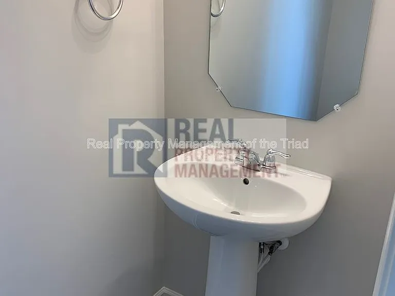 4100 Devonwood Ct — Photo 12