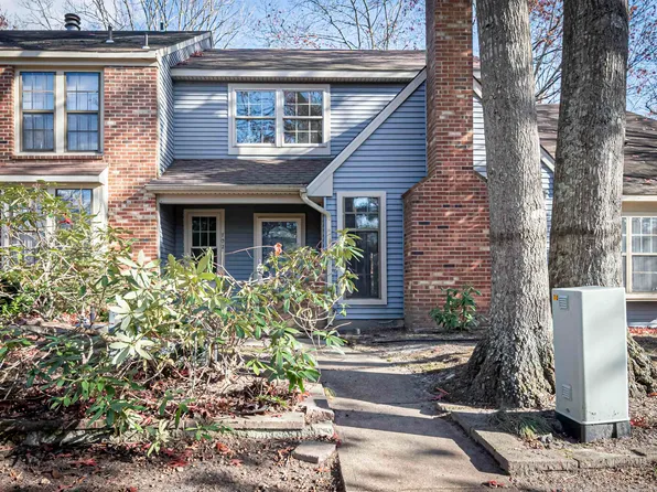 702 E Cooper Ferry Ct, Absecon, NJ 08205