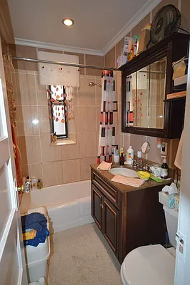 Rented by Universal Realty Group | media 5