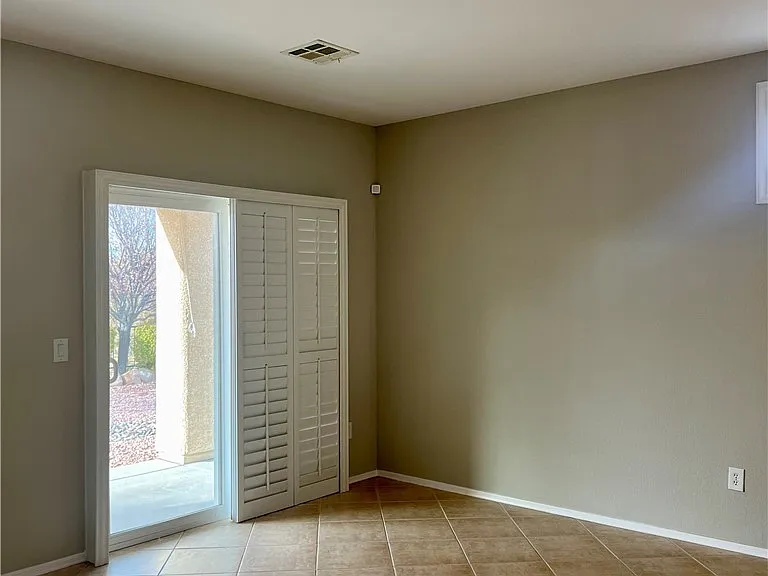 2460 Calvert City Dr — Photo 18