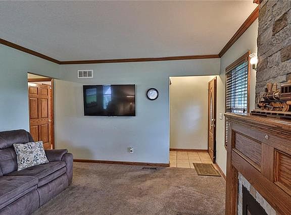 5th image of 1127 N River Blvd