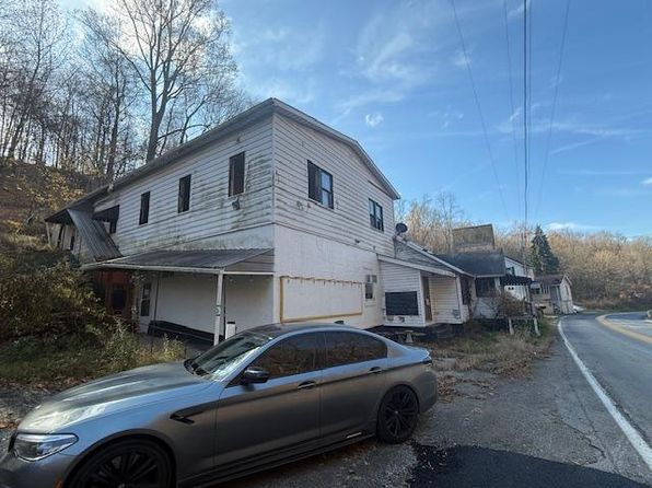 632 State Highway 981, Smithton, PA 15479