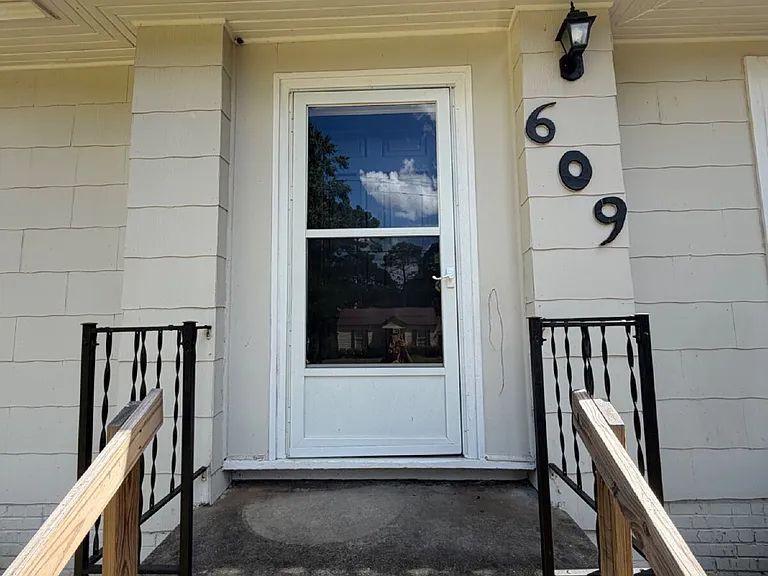 609 Belvedere Rd — Photo 2
