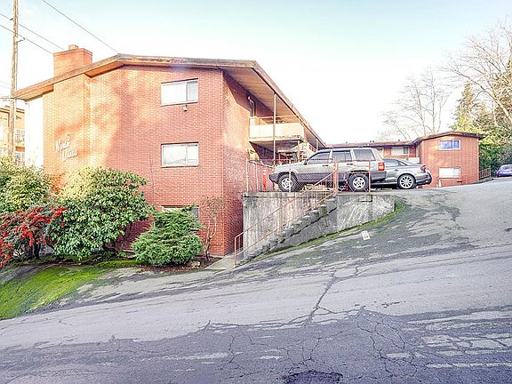 2nd image of 10000 5th Ave NE APT 19
