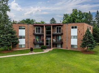 Pineview Apartments - White Bear Lake, Saint Paul, MN 55110