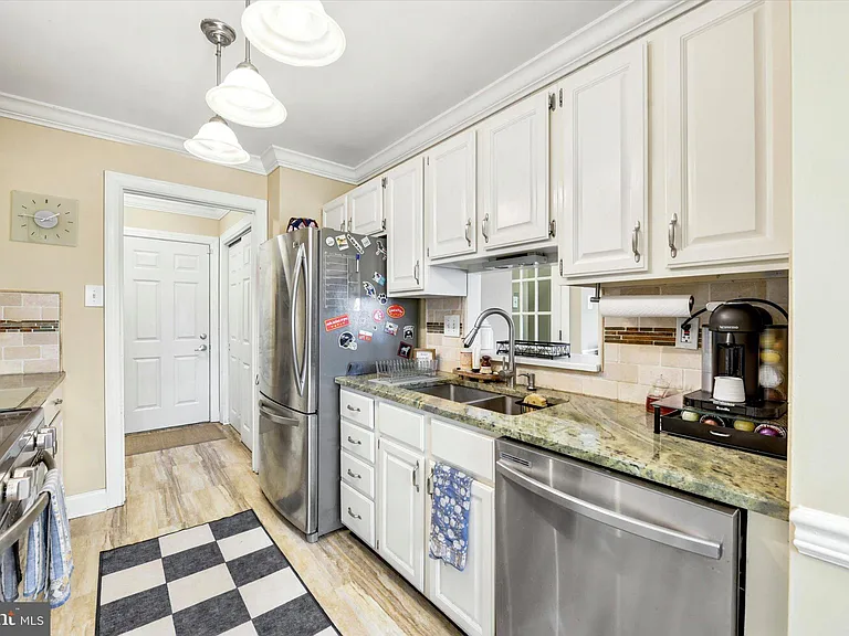 158 Mansion House Dr — Photo 9