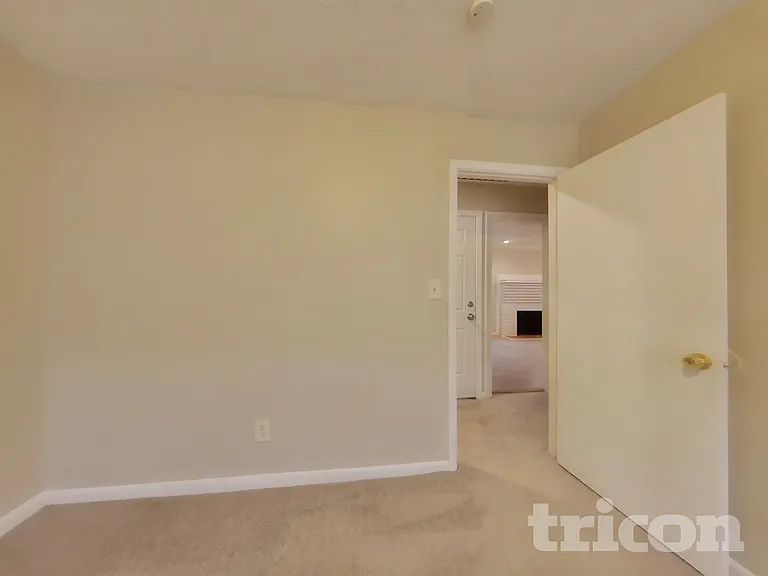 3842 Wesley Dr — Photo 11