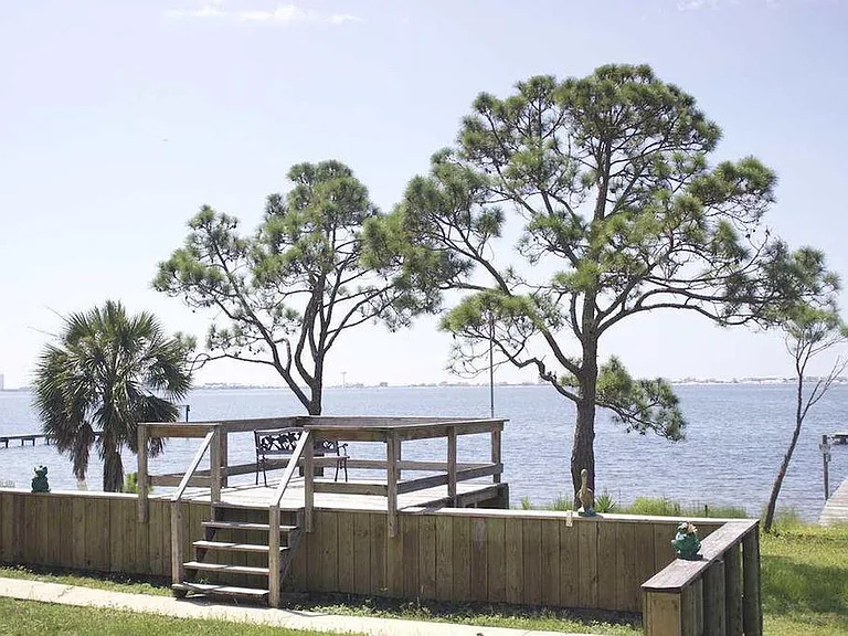 7553 N Shores Dr — Photo 14