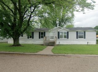 505 Cedar St, Eddyville, IA 52553