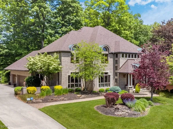 1269 Homestead Creek Dr, Broadview Heights, OH 44147