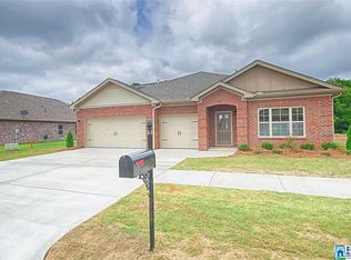 6740 Post Oak Dr, Hueytown, AL 35023