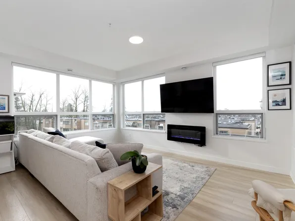 11913 Burnett St #406, Maple Ridge, BC V2X 4N1