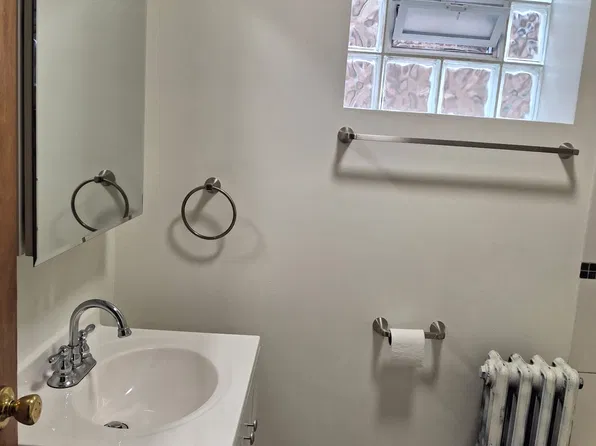 2121 S 60th Ct APT 1, Cicero, IL 60804