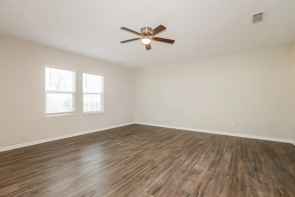 5 bed, 3.0 bath, 2688 sqft, $3,750 — Photo 4