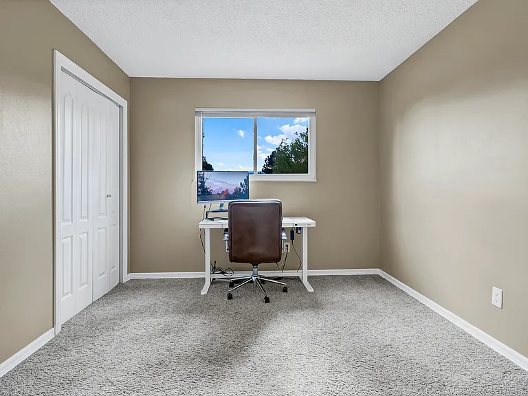 2990 Roche Dr S — Photo 21