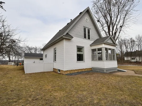 1824 W 5th St, Red Wing, MN 55066