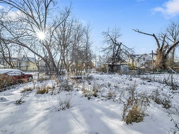 5th image of 14410 Darwin Ave