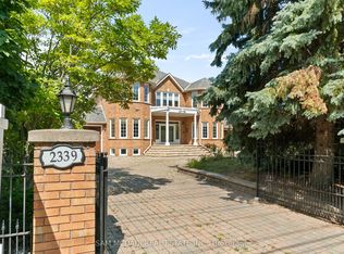 2339 Glengarry Rd, Mississauga, ON L5C1Y1