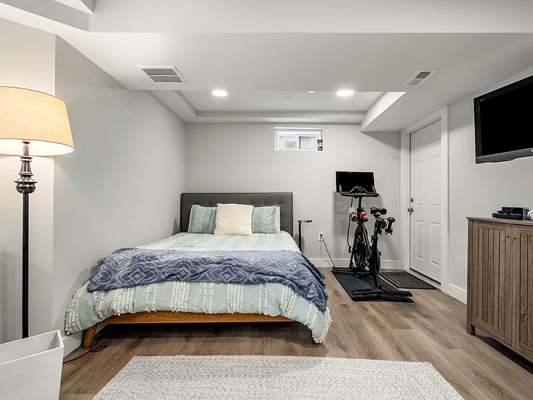 1400 Columbia Rd #1 — Photo 17