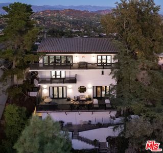 8591 Skyline Dr, Los Angeles, CA, 90046