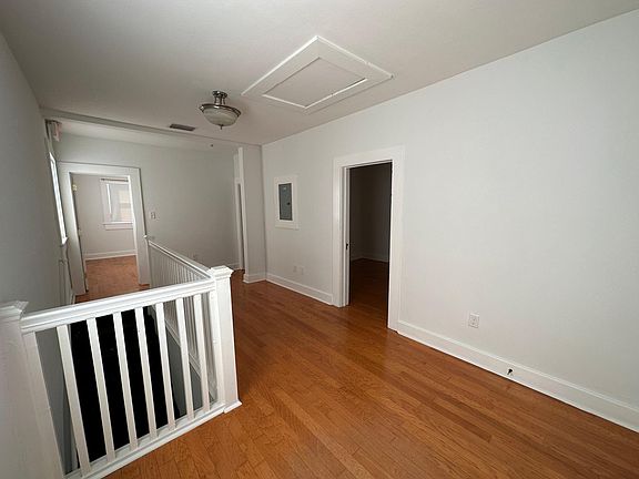 5th image of 1001 E Columbus Dr #201