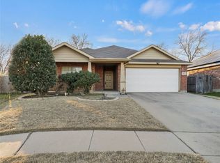 7402 Fossil Creek Dr, Arlington, TX 76002