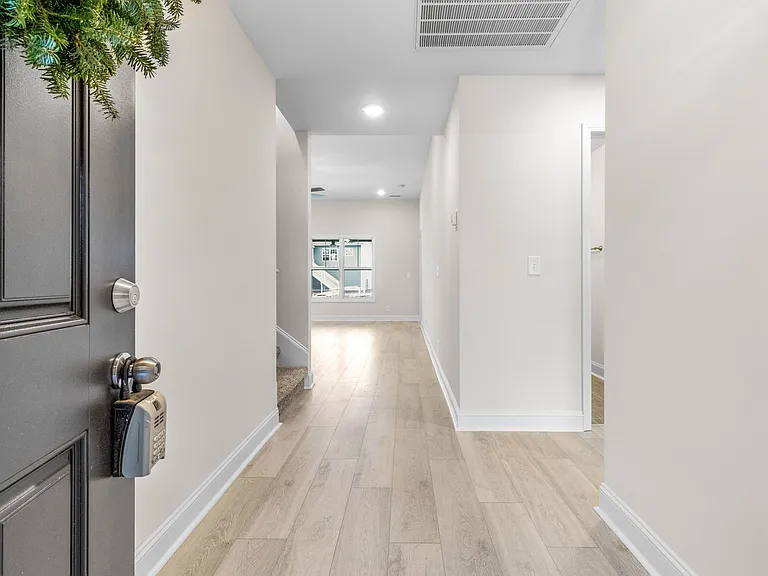 2628 Rafiki Dr — Photo 8