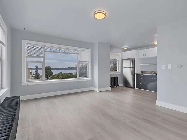 Lake Street Apartments | Downtown Kirkland | Renovated Units Just Steps from Marina Park — Photo 9