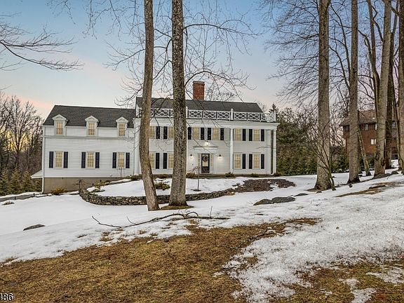 2nd image of 42 Mockingbird