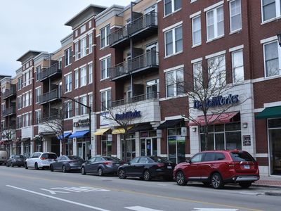 7243 Madison St APT 408, Forest Park, IL, 60130