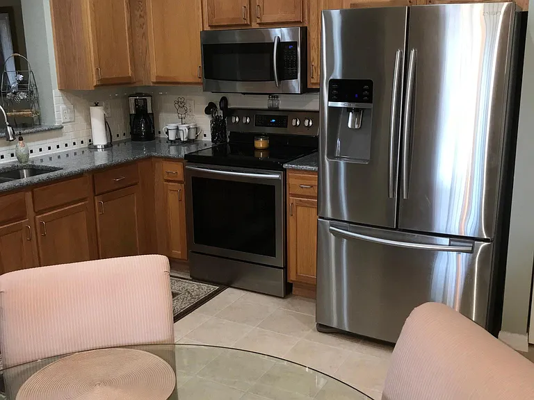 9600 Roundstone Cir #9600 — Photo 8