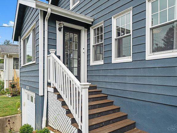 3rd image of 3326 E Woodmont Ave