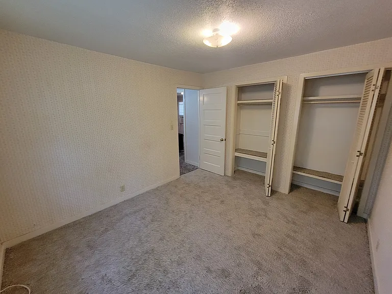 4030 E Whitney Ln — Photo 11