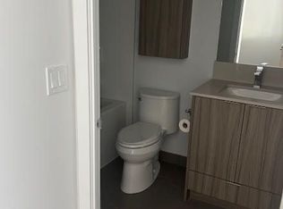 430 Square One Dr #319, Mississauga, ON L5B 3Y1