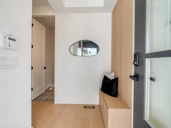 359 Laval St #104, Coquitlam, BC V3K 4W7